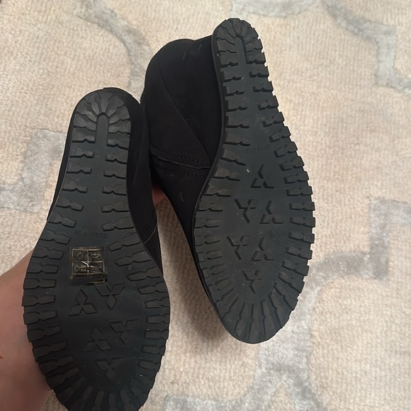 Dolce Vita black wedge booties worn maybe once — LIKE NEW! Size 8.5 - Picture 4 of 6